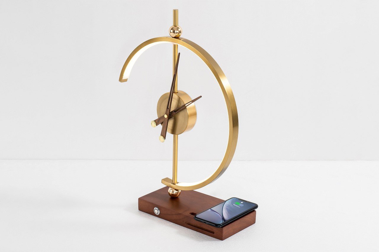 Kongsu clock light，Fashion furniture，Desktop decorations，Metallic texture，