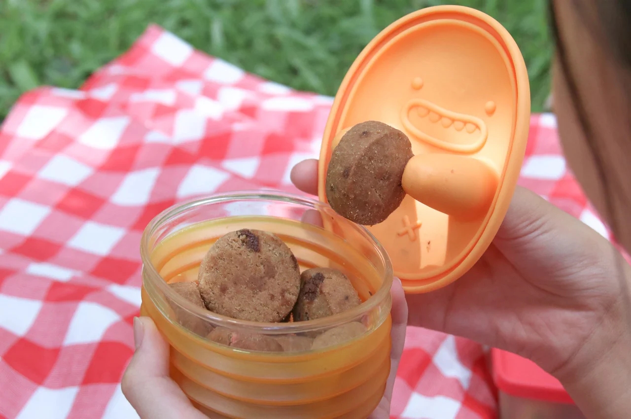 Monchi，Snack box，Silicone cover，Finger clip，