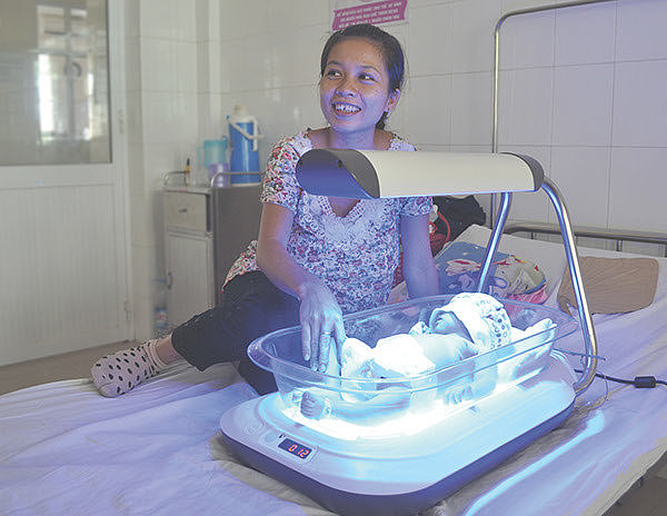 baby，children，Mother and baby，medical care，hospital，healthy，Bed，