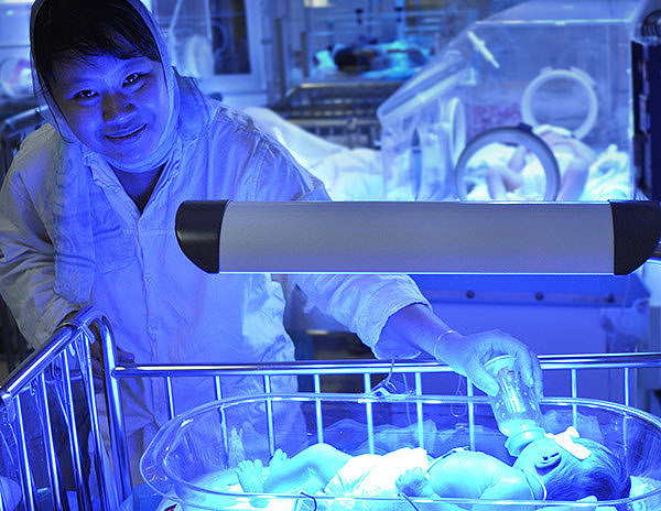 baby，children，Mother and baby，medical care，hospital，healthy，Bed，