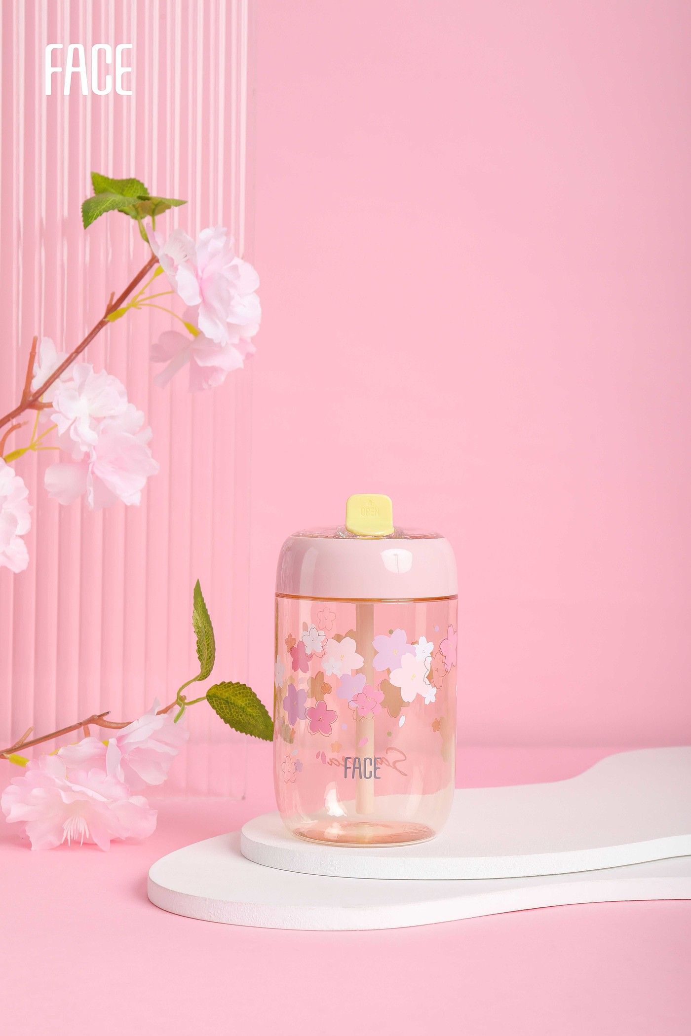 cherry blossoms，