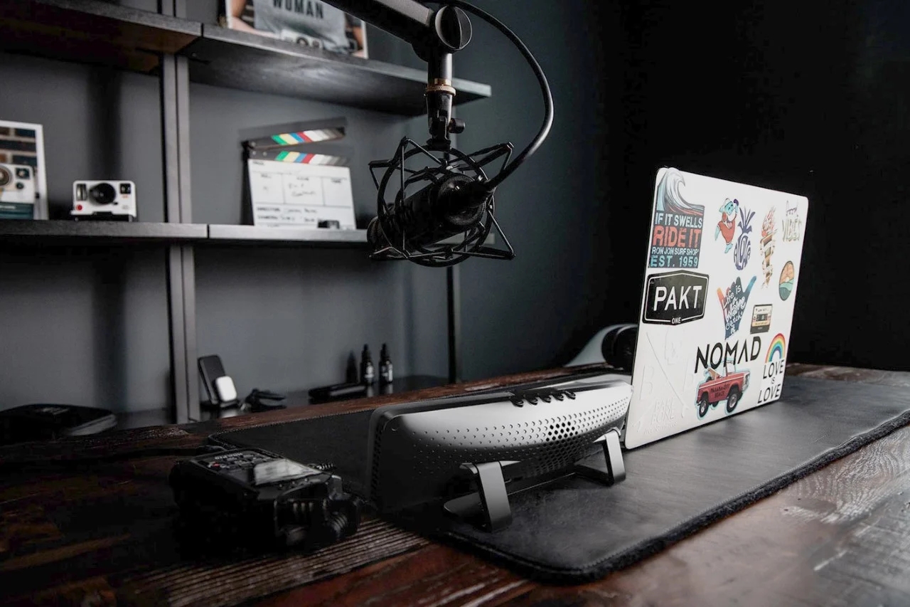 Ninth，headset，Open type，loudspeaker box，