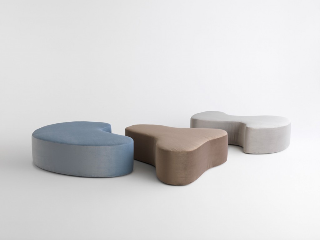 NINA PINTA AND，Karim，sofa，