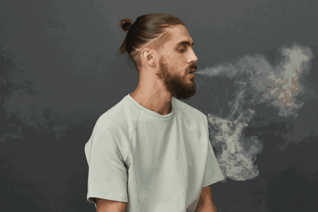 连开关都省略了,电子烟的"空气开关"不需要像一般的电子烟