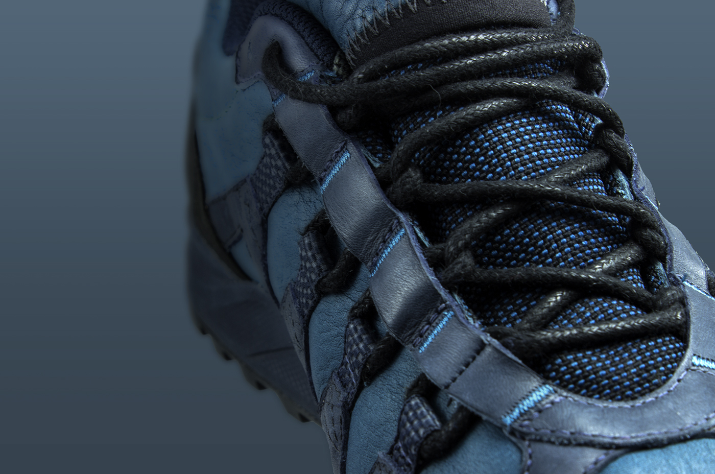 motion，outdoors，shoes，run，wear，