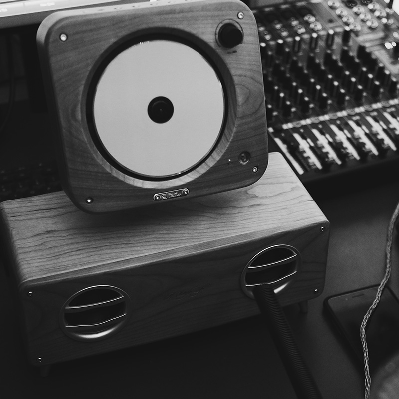 2.1 sound channel，Integrated CD player，Niche design，Original design，Single life 2.1 CD player，