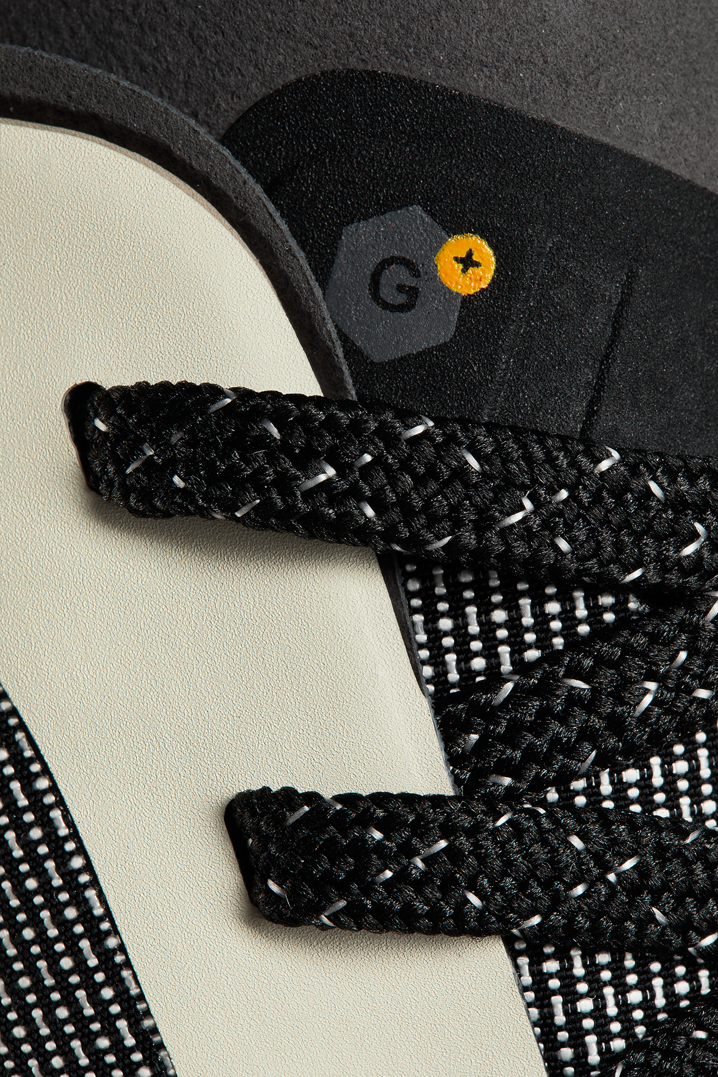 North ™  001 G+ ®  Spike，sneakers，Running shoes，