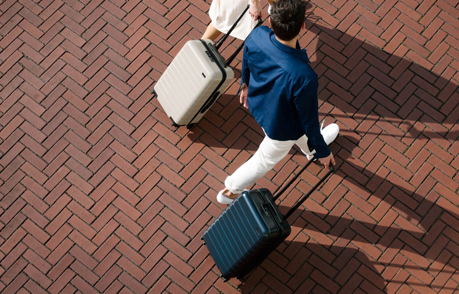 Away Luggage，trunk，travel，