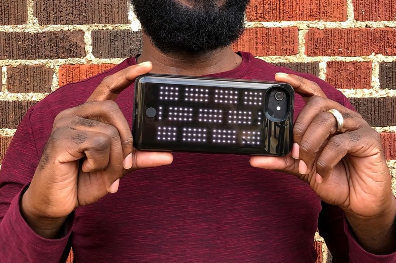 Battery box，iphone，Leading mobile phone case，Consumer Electronics Show，Personalized mobile phone case，