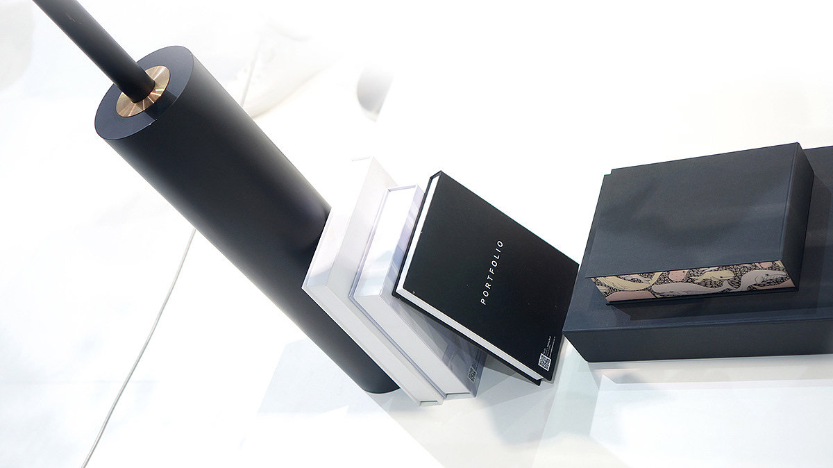 Samsung TV，RøR，Invisible cable technology，