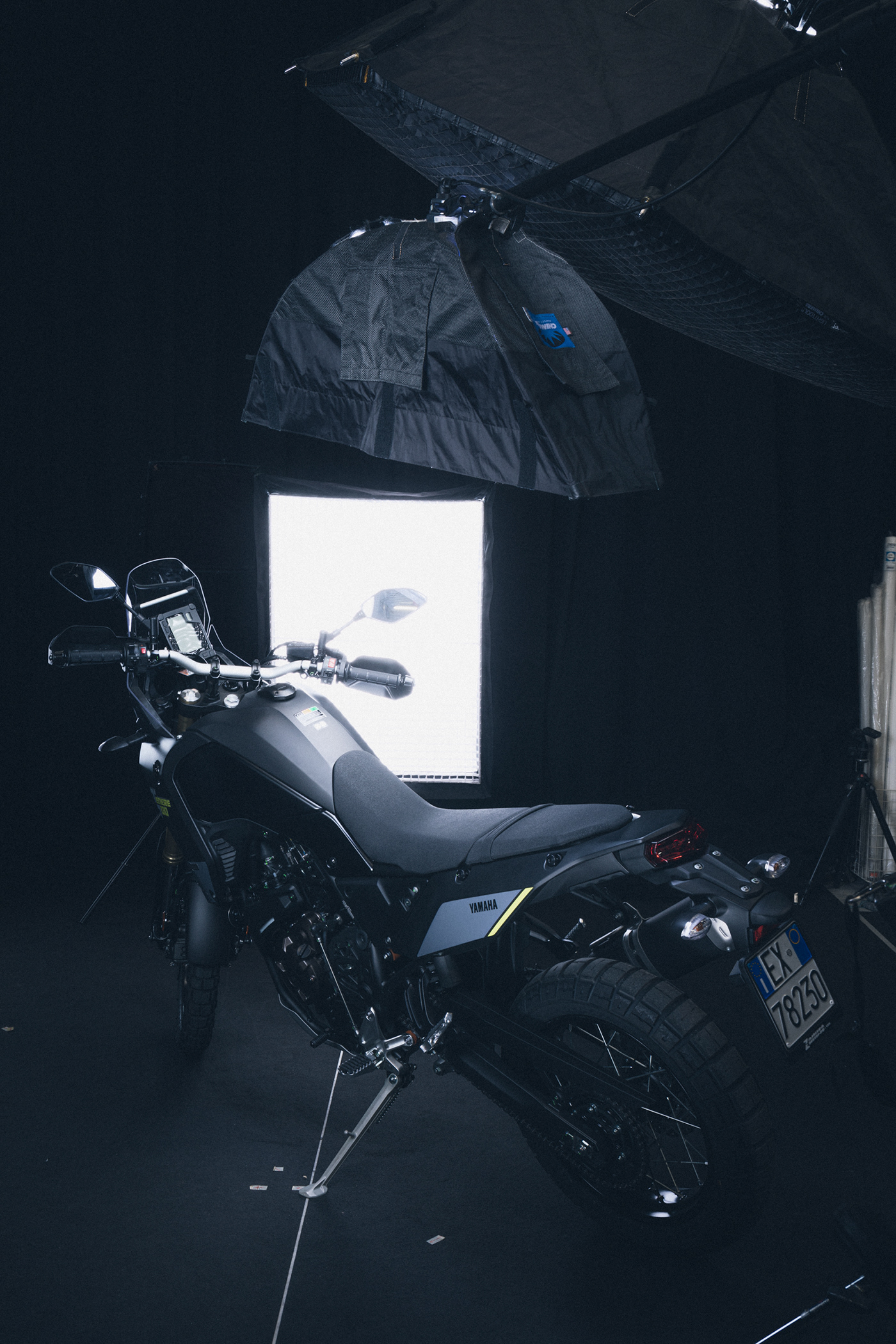 YamahaT700，motorcycle，background，lighting，Photography，