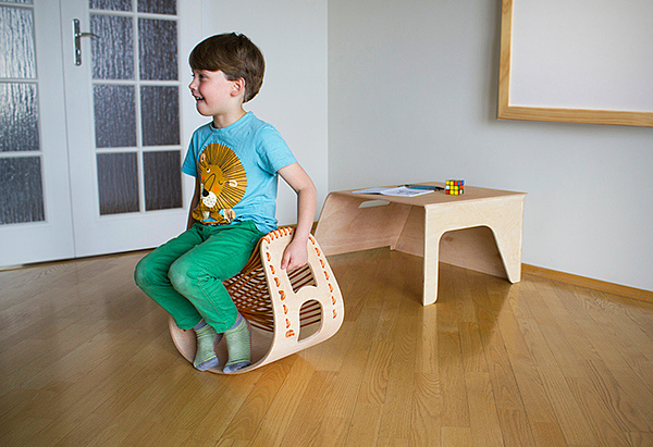 children，chair，wood，man-machine，Tightness，