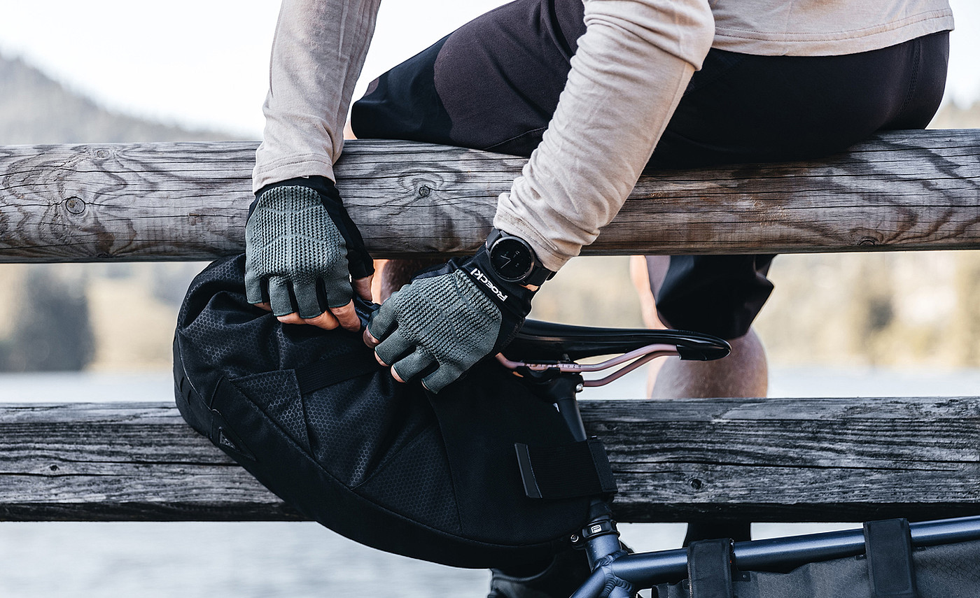 glove，Ride，orange，Mountain bike，product design，