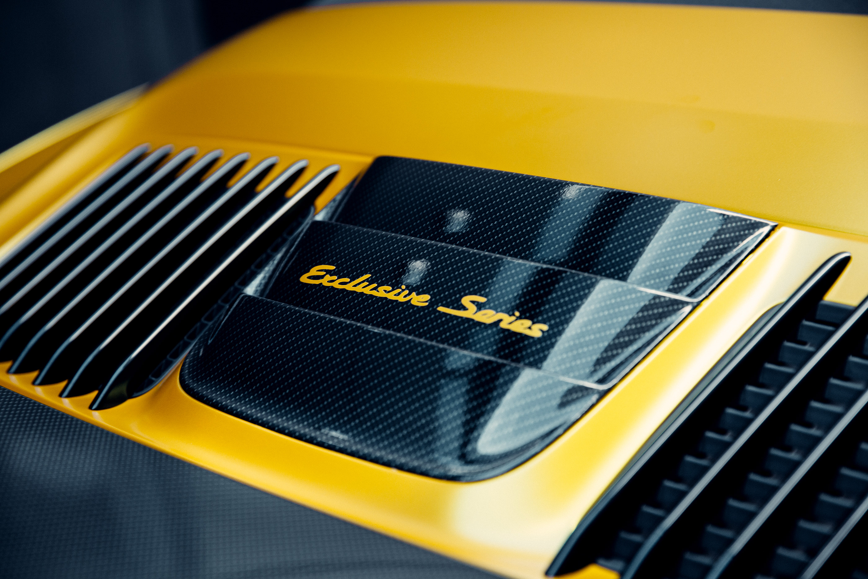 保时捷911turbo汽车工业设计炫酷亮黄载入你的生活