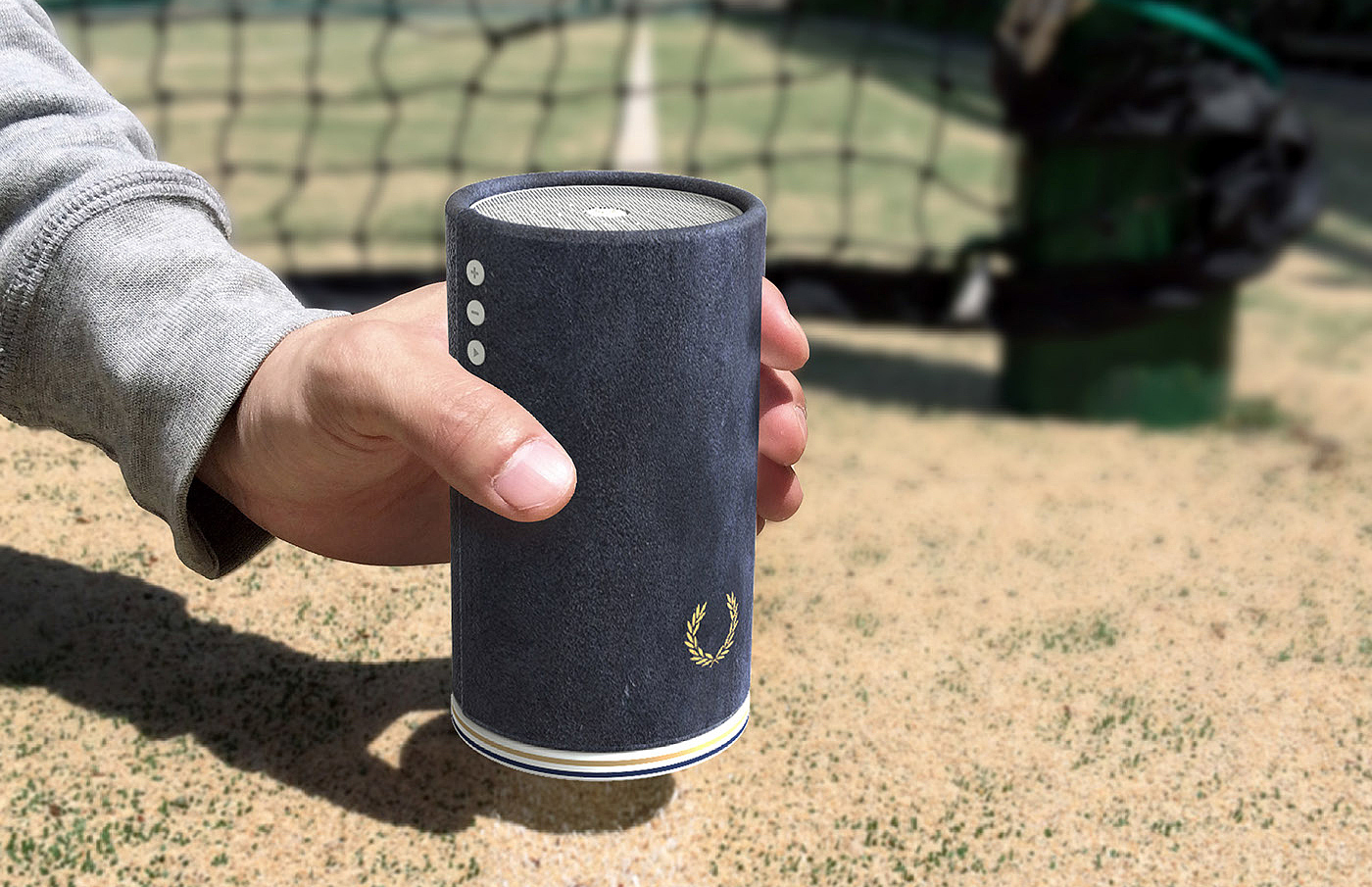 loudspeaker box，sound，intelligence，cloth，