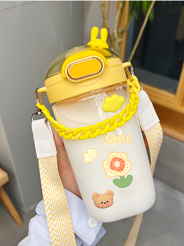 Large capacity plastic cup，