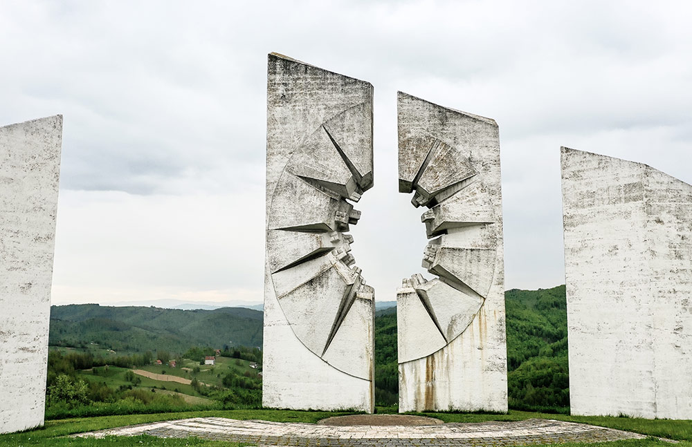 Design History，Red design，Yugoslav design，Bulgarian design，Futurism，