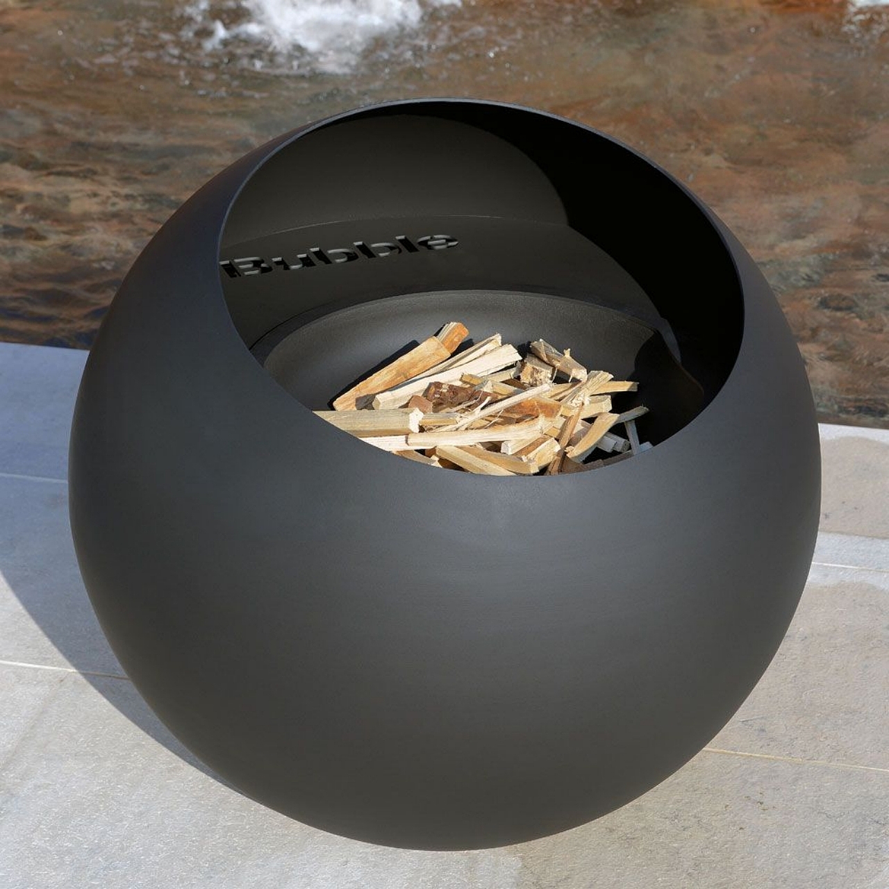 outdoors，burning，fire，warm oneself，furnace，