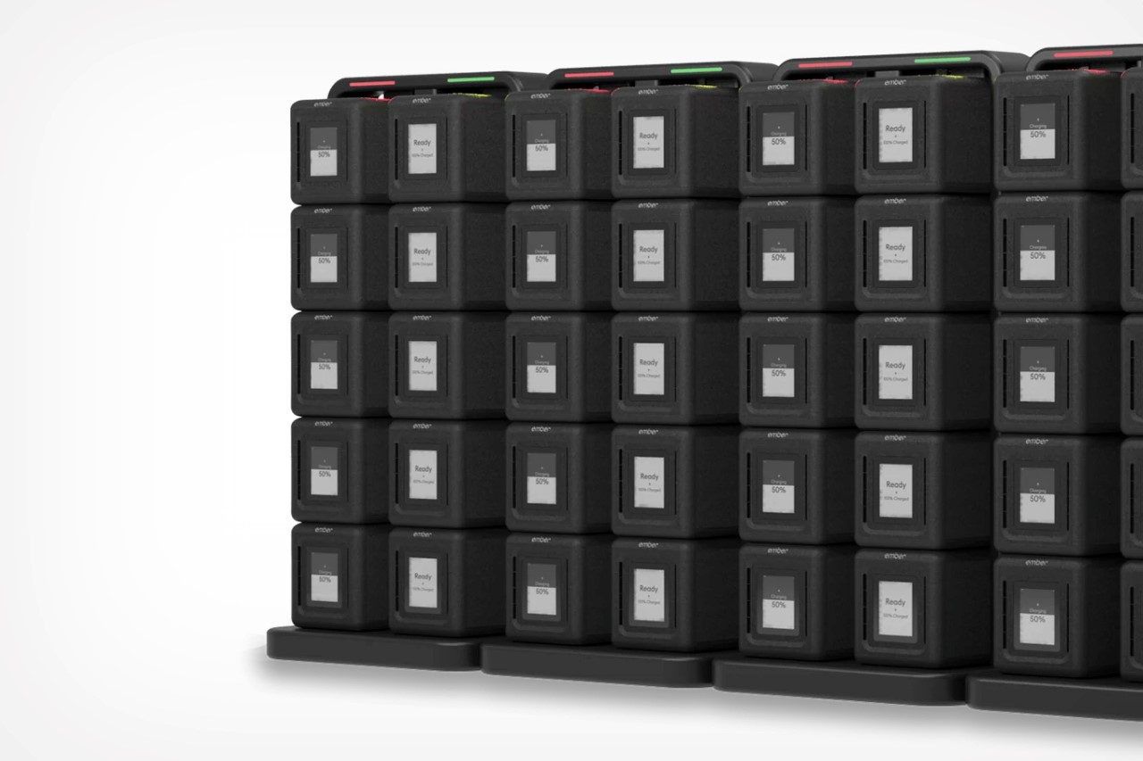 Human Cube，Traceable transport box，Self refrigeration design，Reusable，Usability design，product design，Health care，