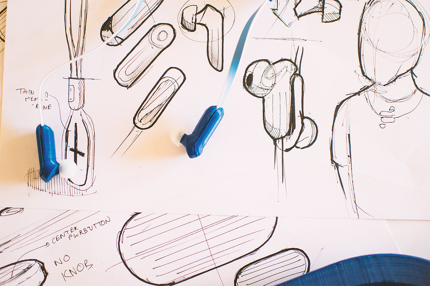 PLUS / NEST，Experience design，Magnetic design，Wireless charging，Deepanjan Sinha，Earphone design，