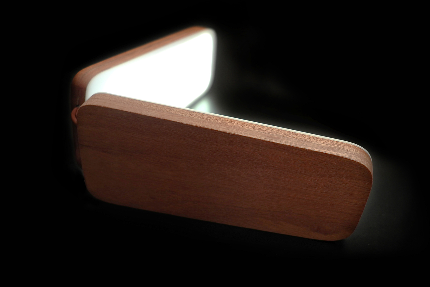 Desk lamp，form，double，woodiness，