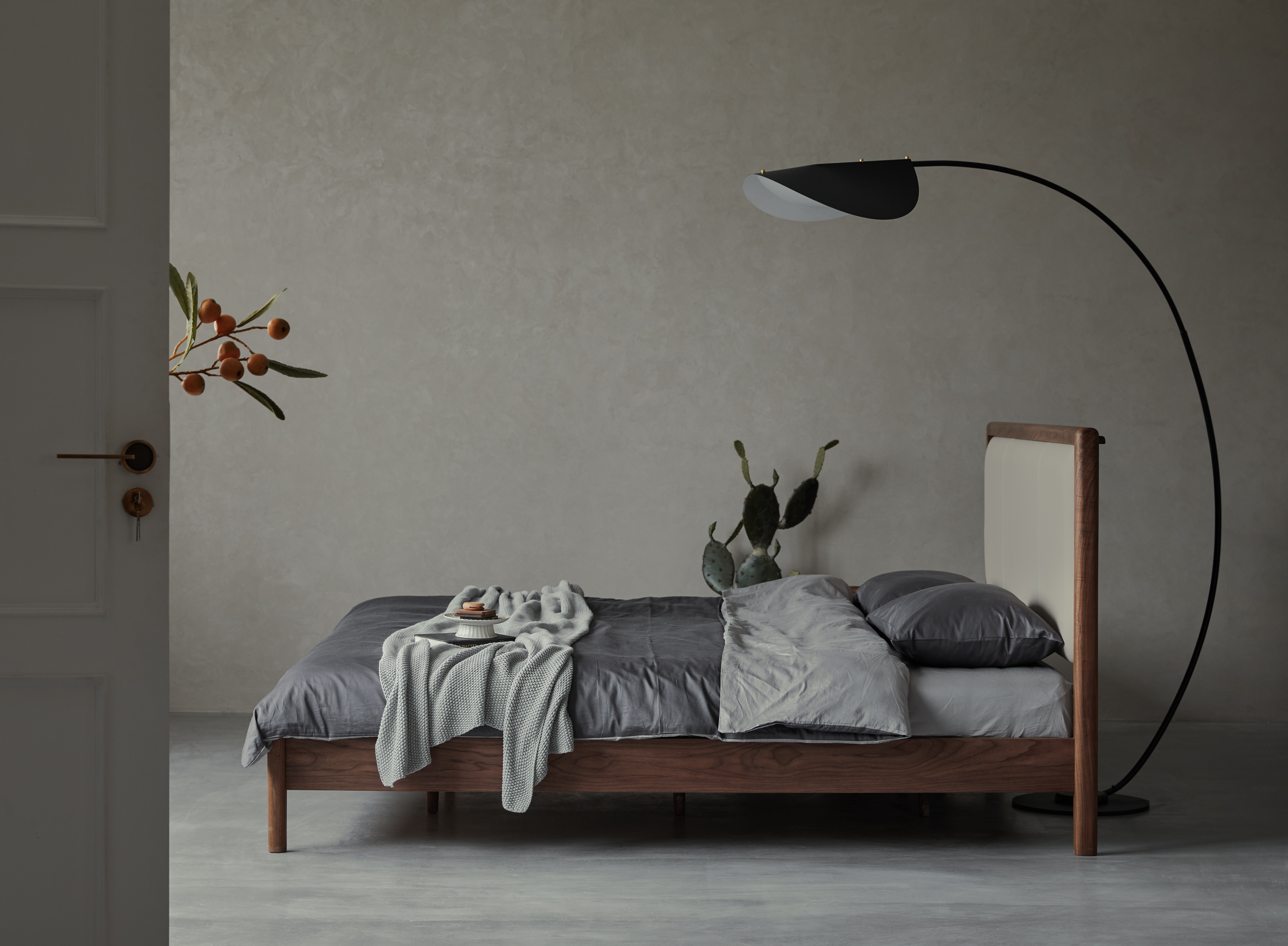 Furniture designer Ren Mengying，