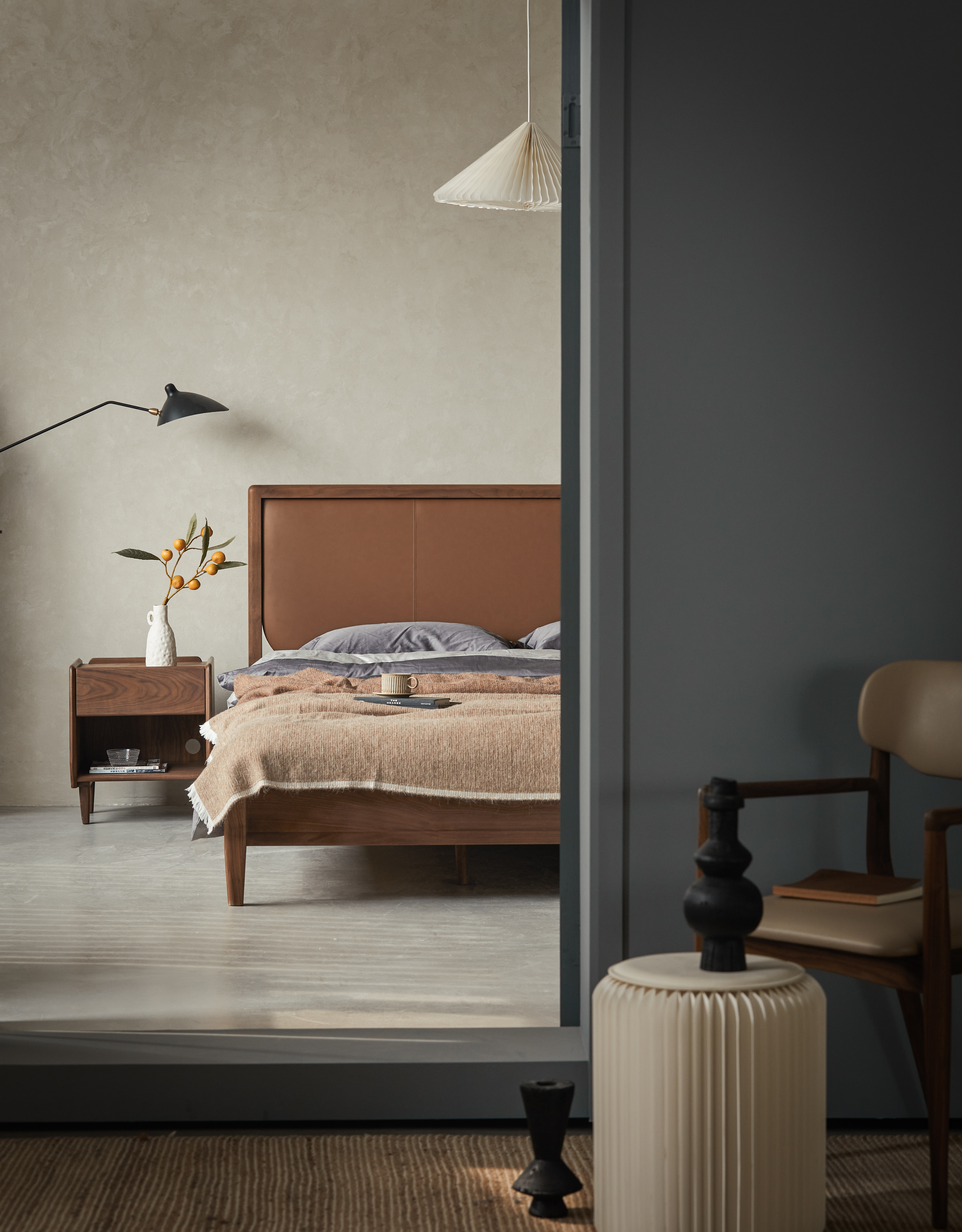 Furniture designer Ren Mengying，