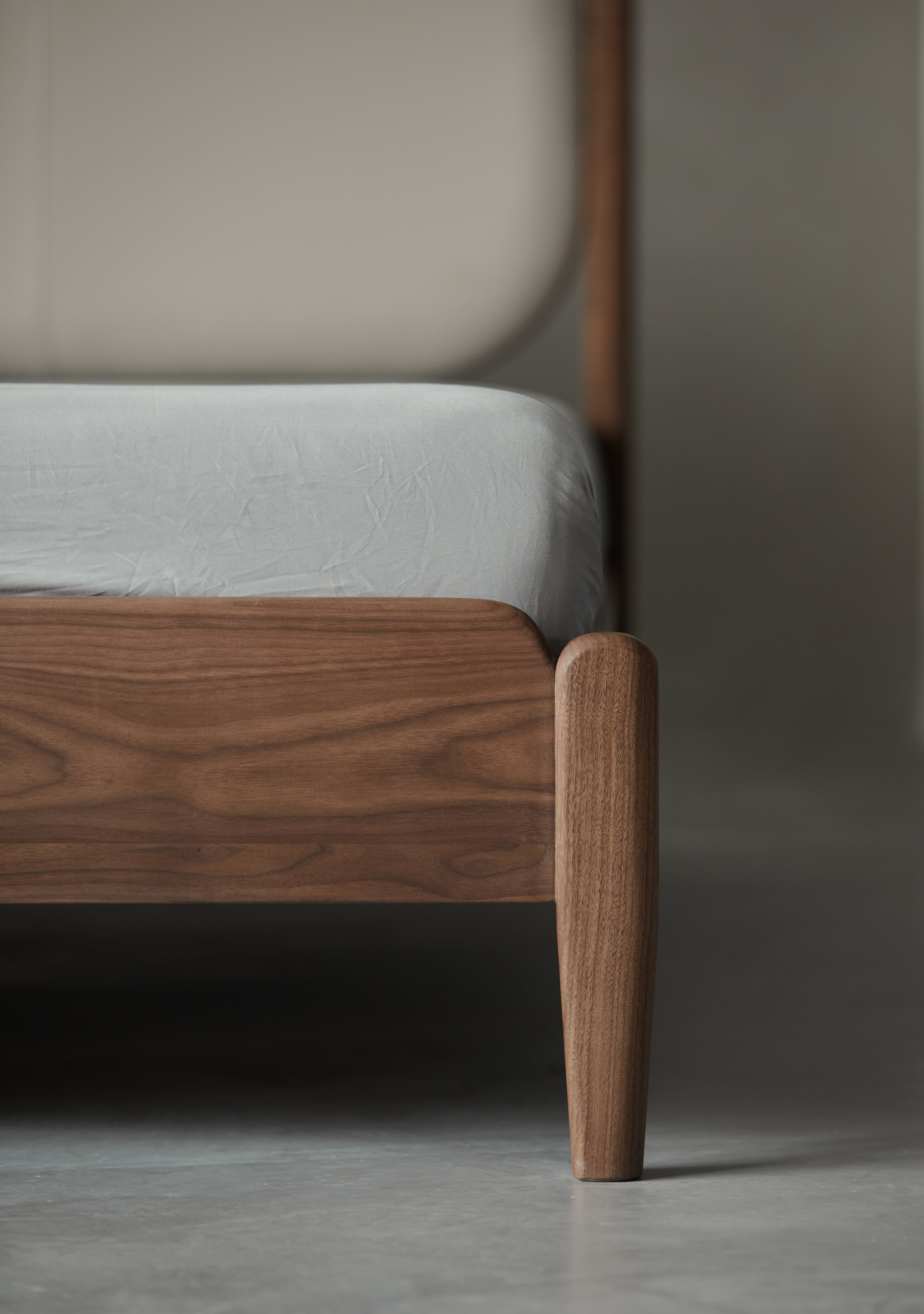 Furniture designer Ren Mengying，