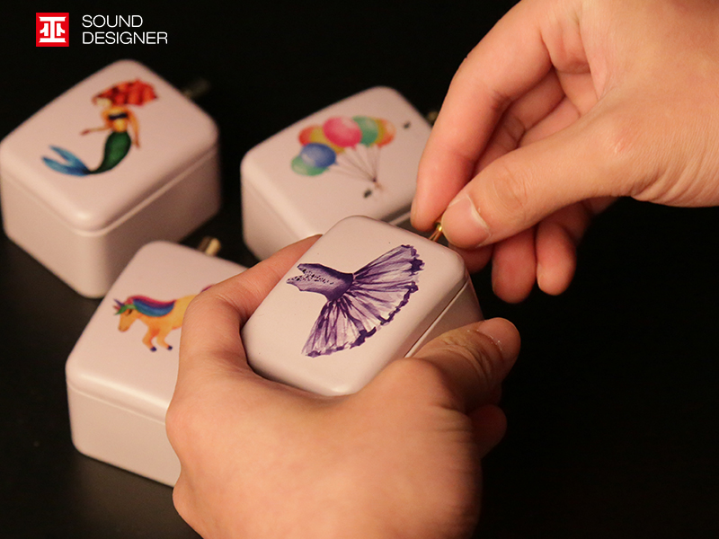 Hand music box，Four repair series，girl，Retro nostalgia，Music box，