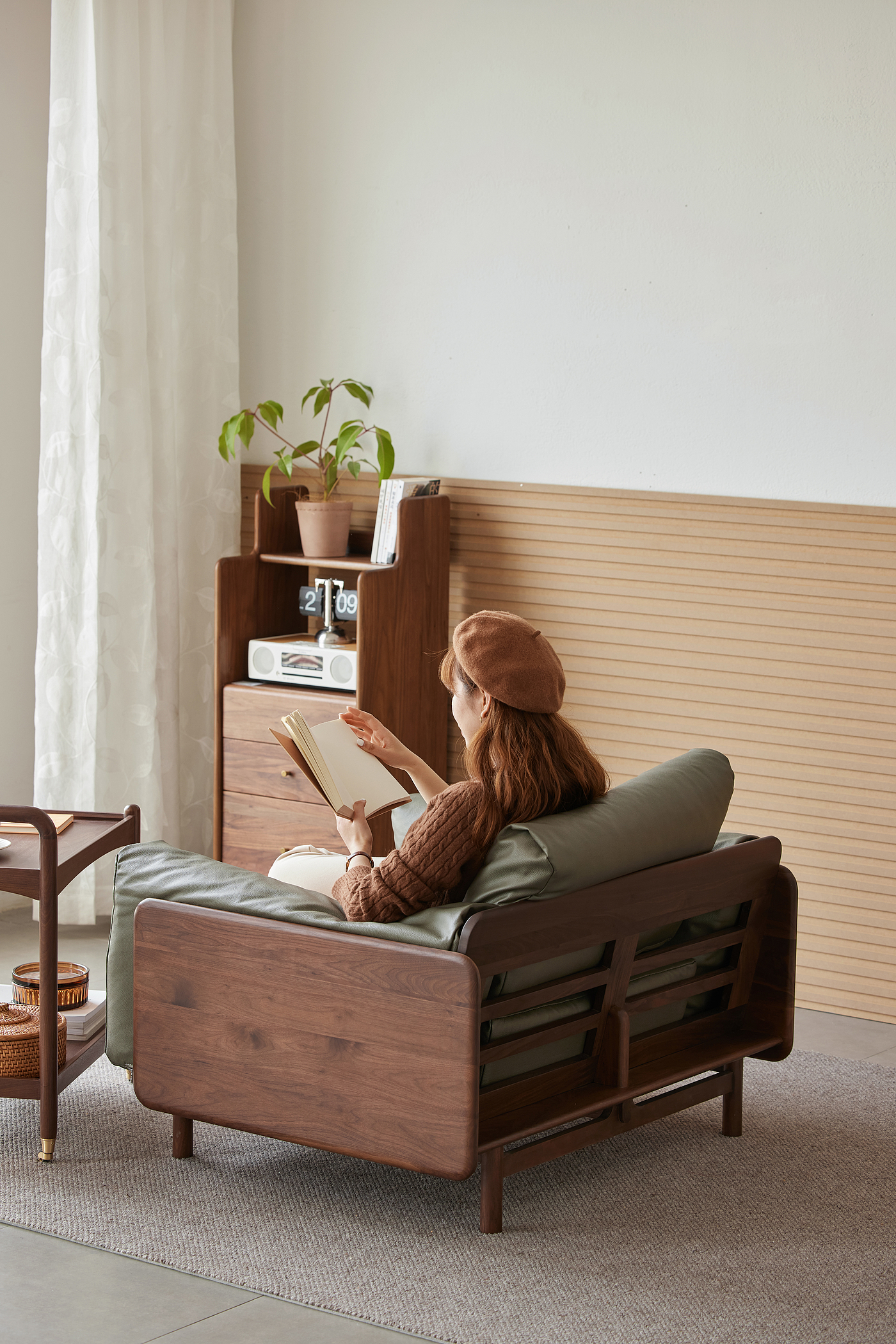 Black walnut sofa，