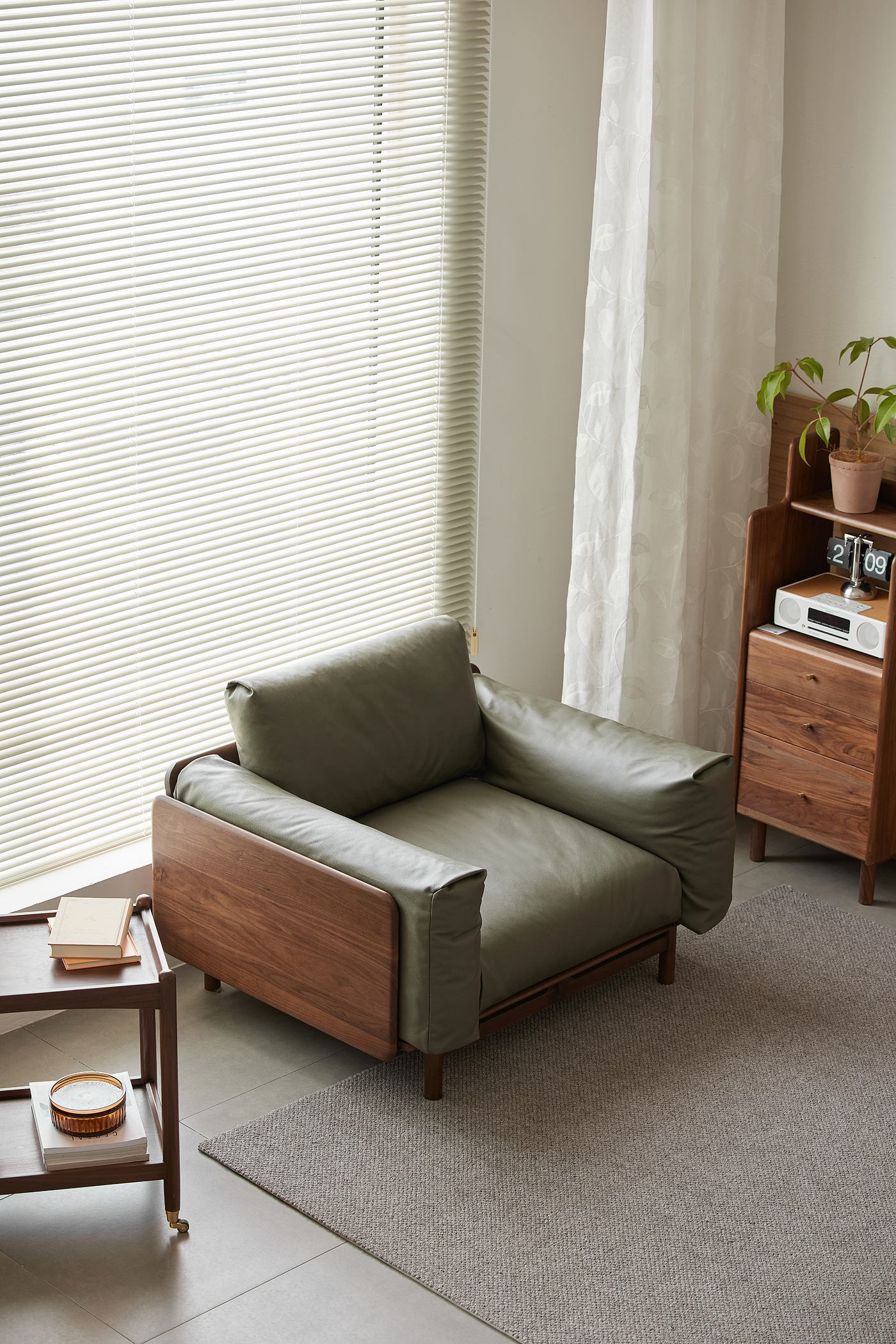Black walnut sofa，