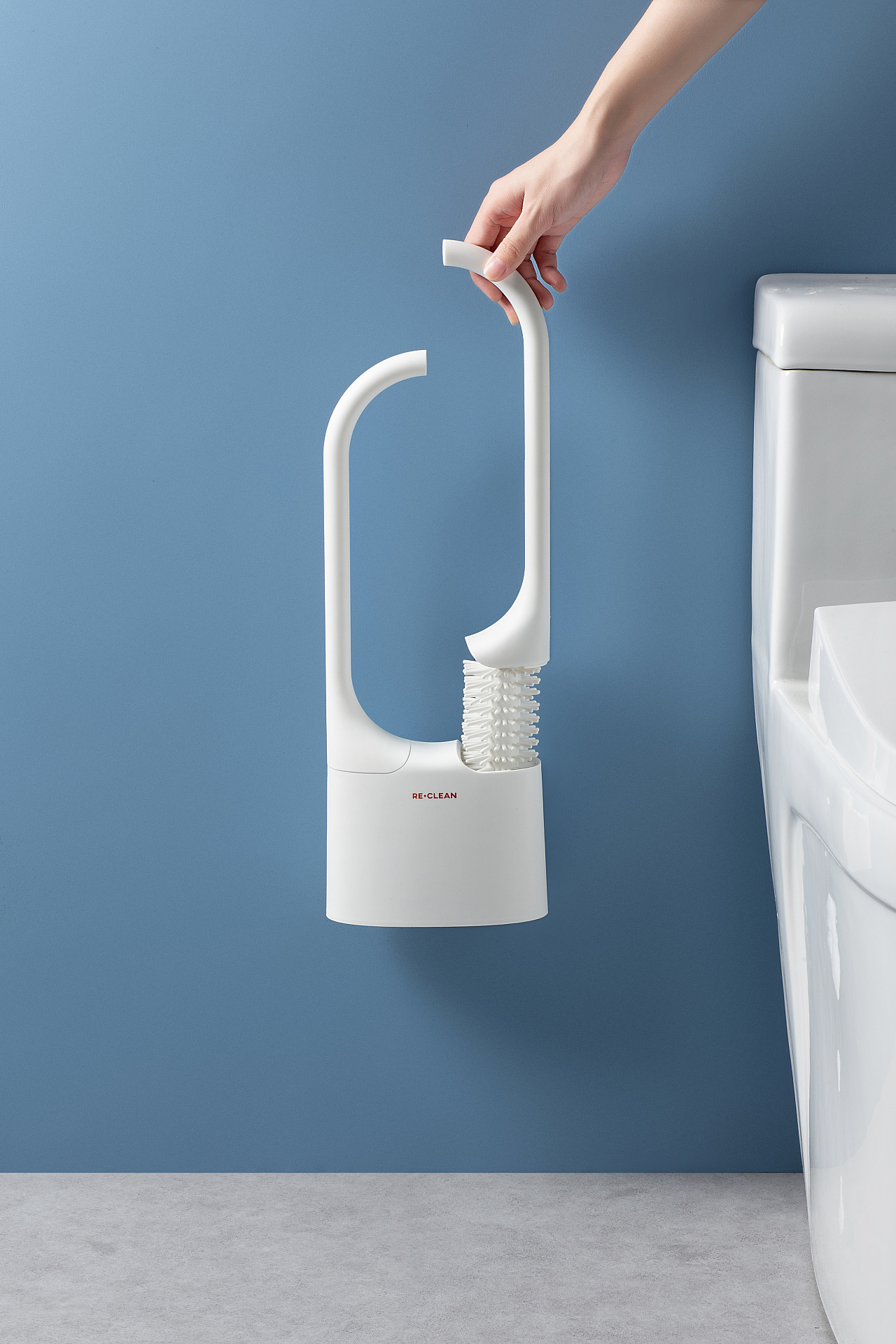 Wall mounted dual-purpose toilet brush，