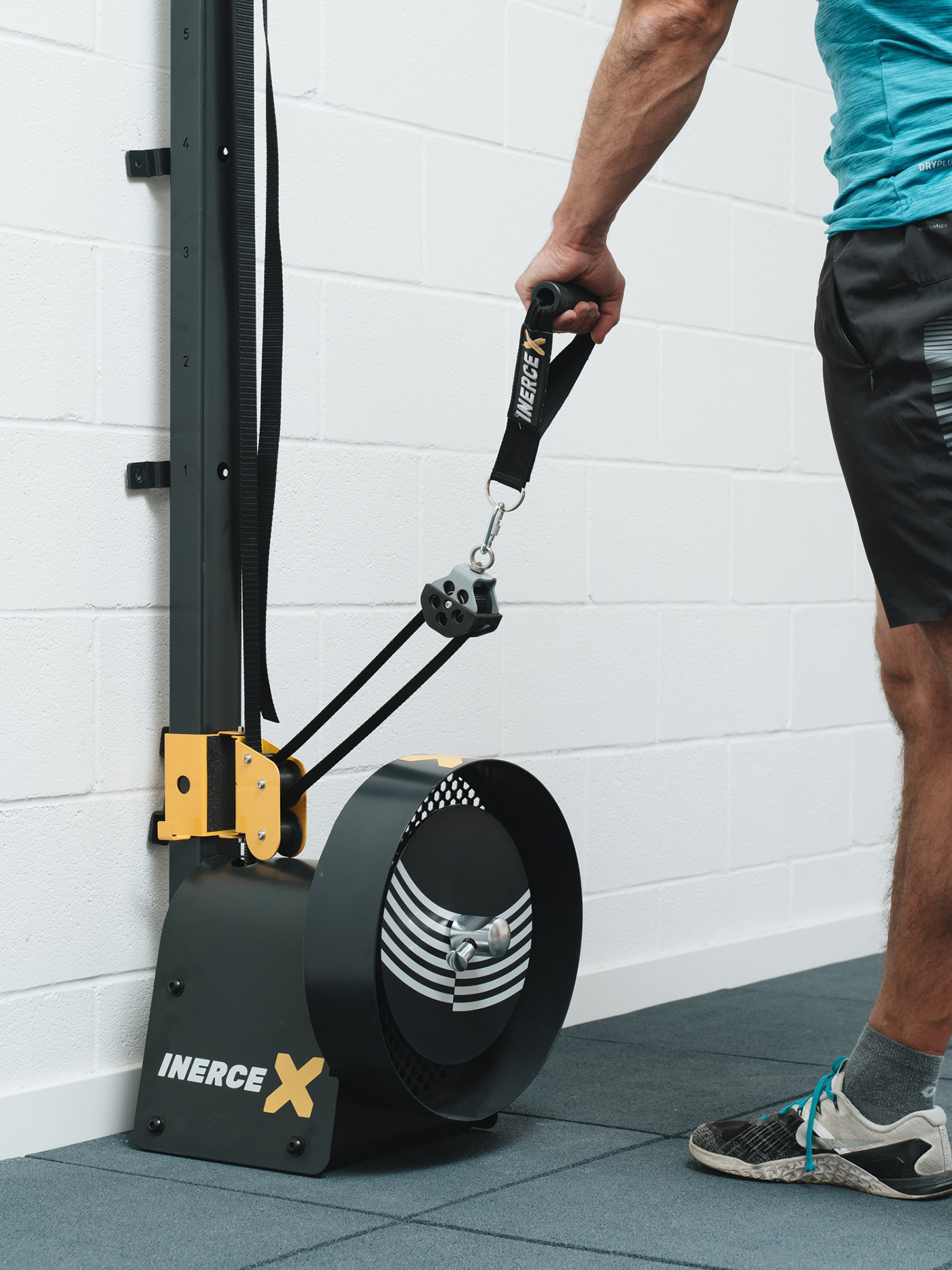 Bodybuilding，apparatus，wall，