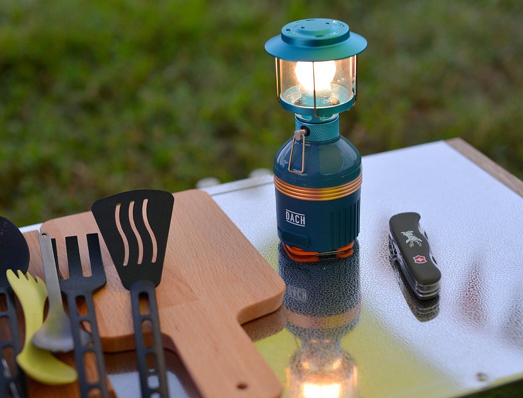 The Lunar lamp，lamps and lanterns，Handheld flashlight，Mobile charge，