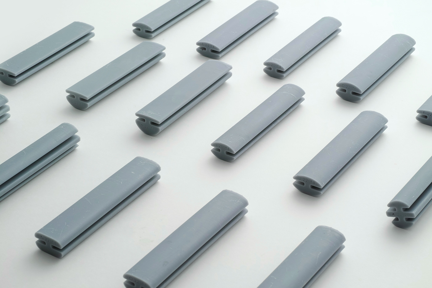 Two Suits，Cleaning brush，Sponge，