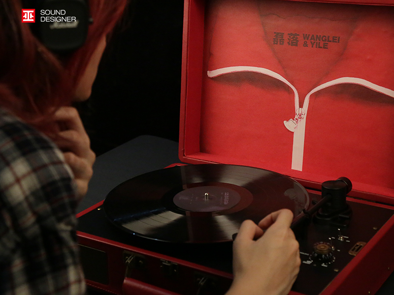 Artist co branding，Vinyl record player，Children of factories and mines，