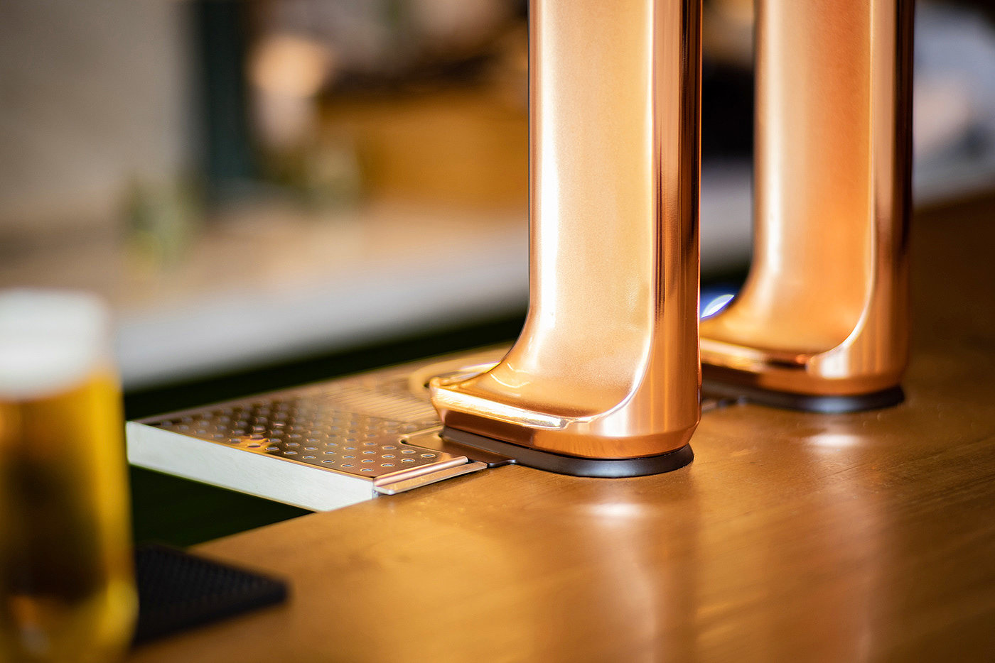Metropolis，water tap，Madrid，Gold copper，