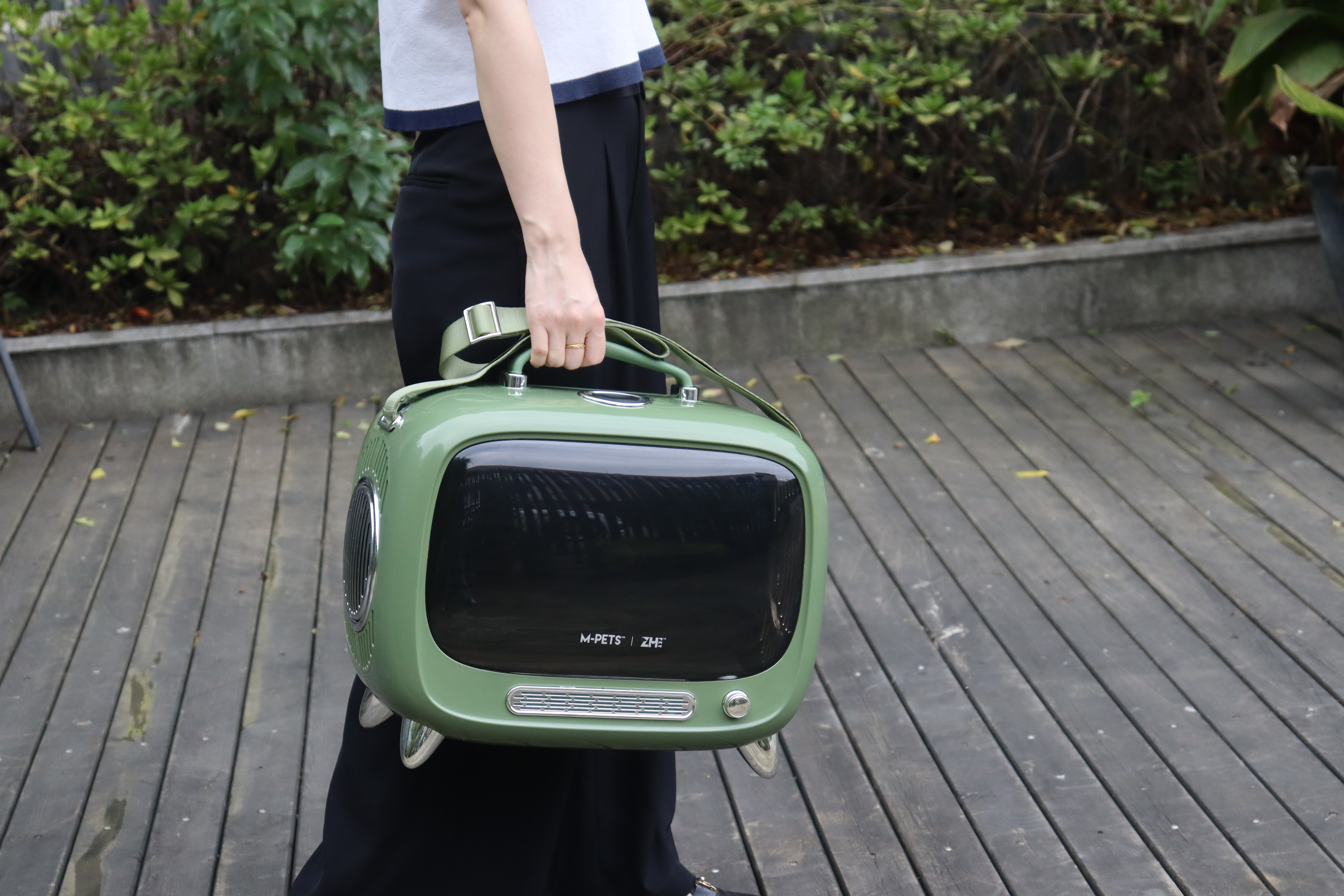 cat，Red design，product design，CMF design，Visual definition of symbols，Retro，Pets，Cat bag，