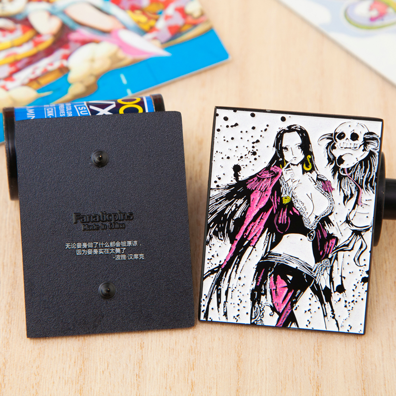 Trendy fashion accessories BROOCH BADGE go out can wear clothes or，