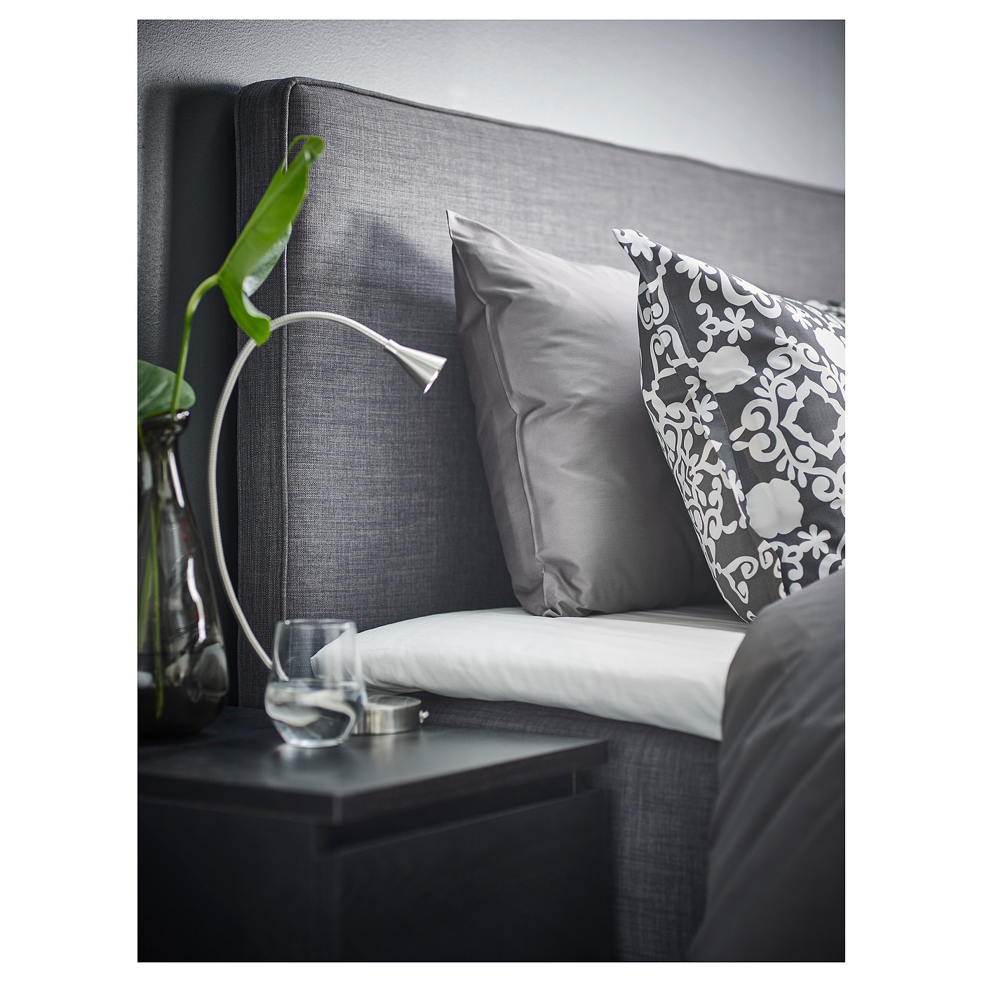 IKEA，Dunvik continental bed，IKEA，Tuss ö y dark grey，