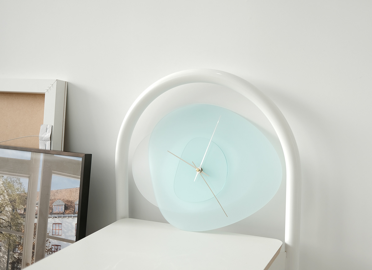 Clock，Light and shadow，originality，