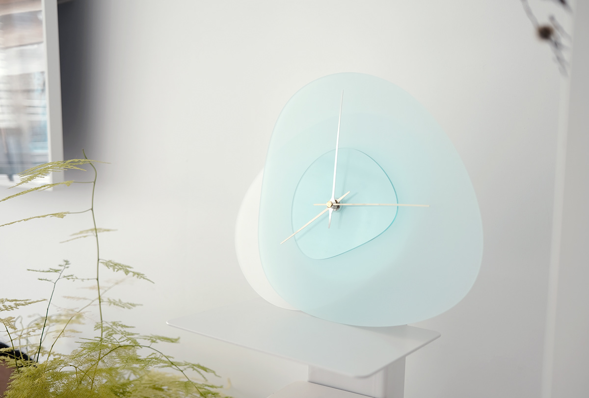 Clock，Light and shadow，originality，