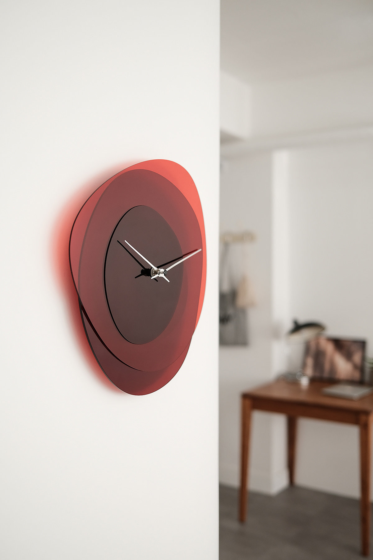 Clock，Light and shadow，originality，
