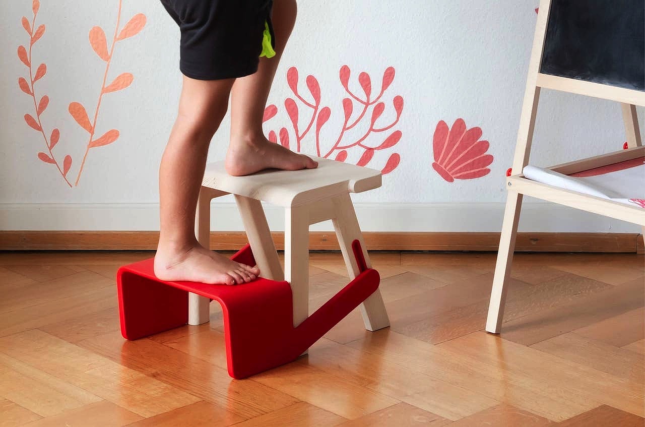 chair，deformation，children，
