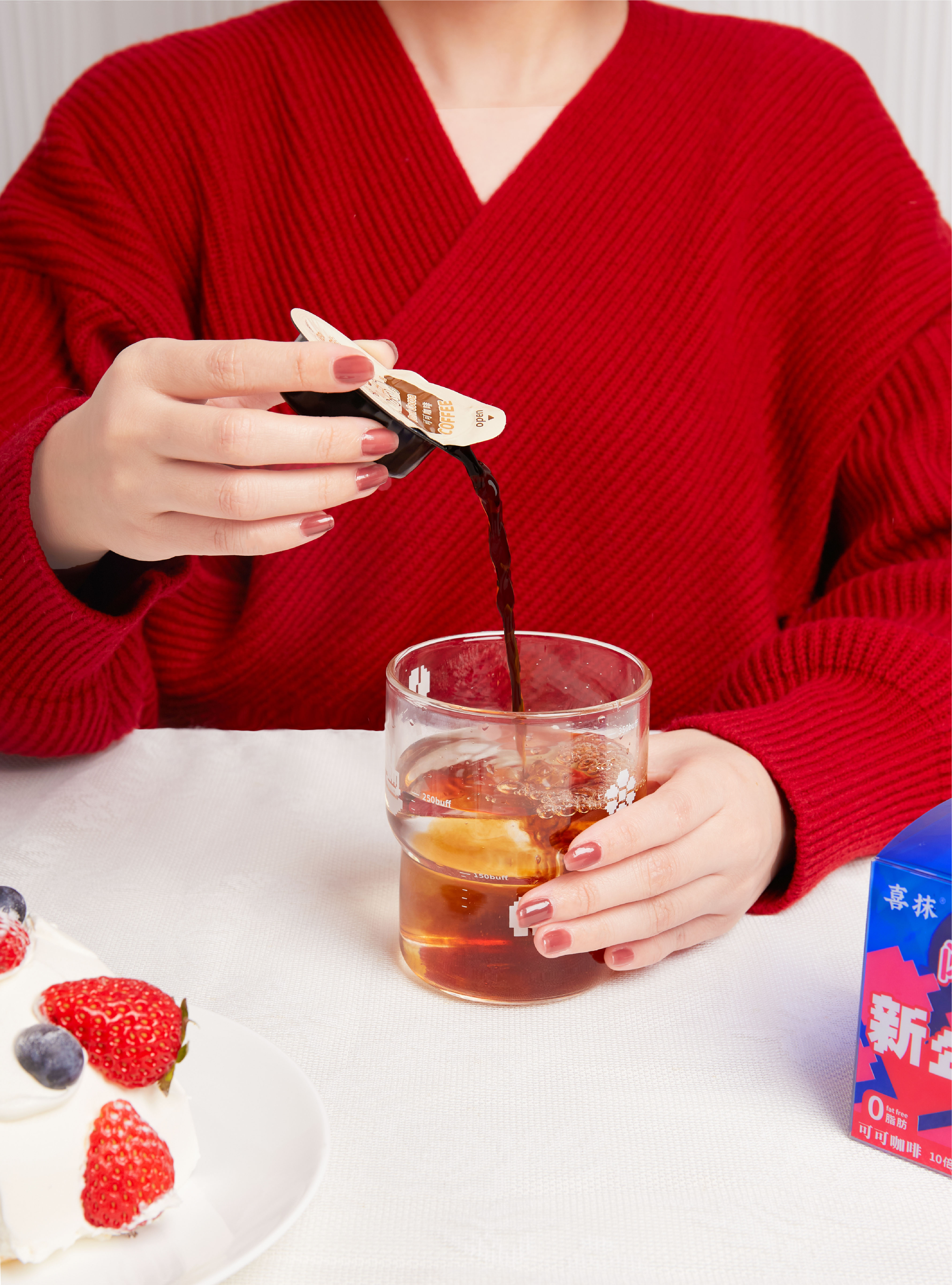 Red design，packing design，New Year gift box，Coffee，Graphic Artist Designer，Tencent Youtu，Yongpu，