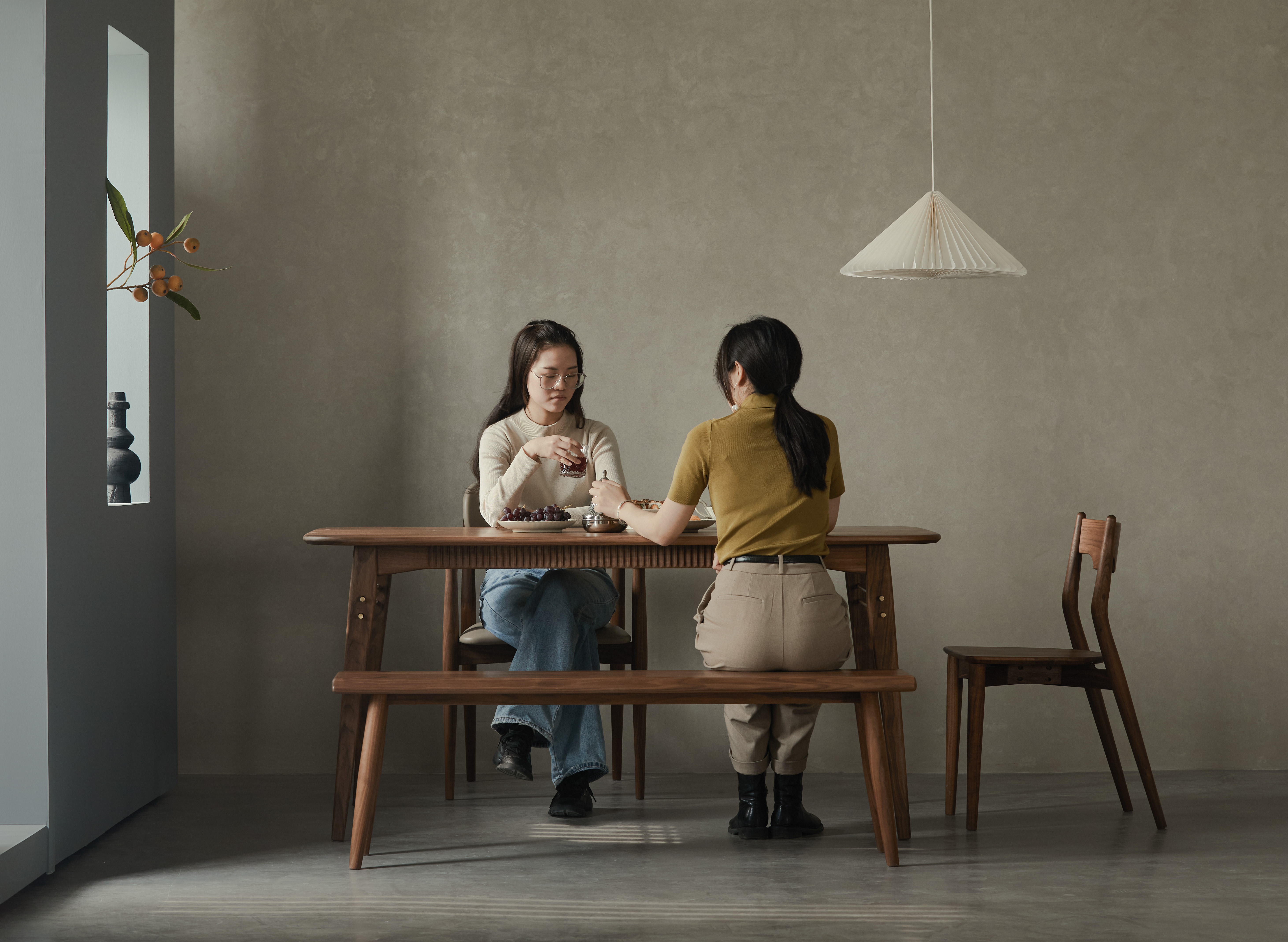 Furniture designer Ren Mengying，Furniture designer almond vegetable head，