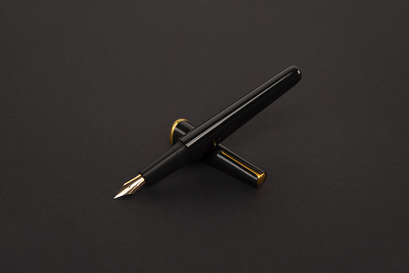 Pen，structure，clever，black，gold，Stationery，cmf，modelling，