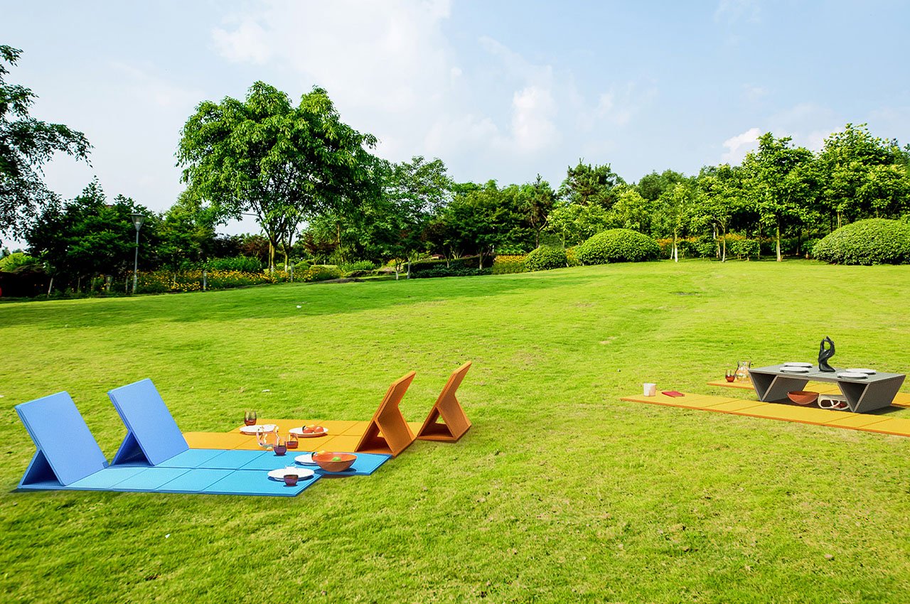 Outdoor furniture design，Threefold，Conceptual design，Ergonomics，Foldable，Portable，Outdoor tables and chairs，