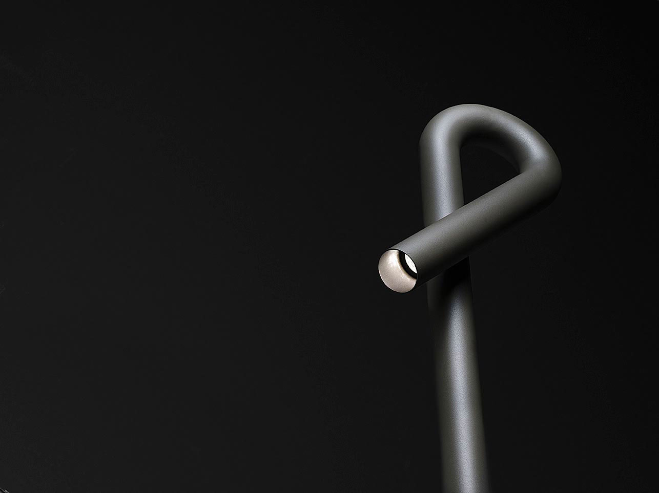 lamps and lanterns，outdoors，simple，black，environment protection，