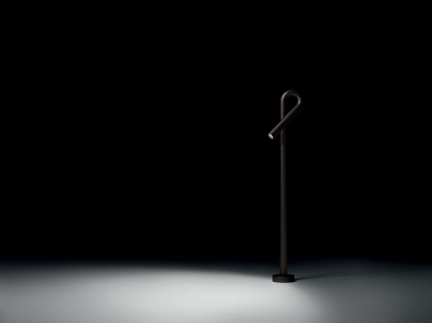 lamps and lanterns，outdoors，simple，black，environment protection，